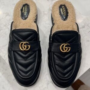 Gucci Black Leather Mules with Gold Logo. Box and dust bag